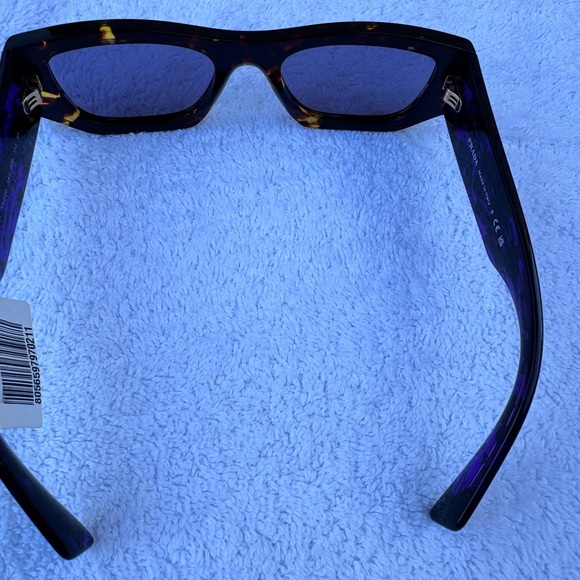 Prada Brown Sunglasses with Geometric Design - Picture 11 of 14